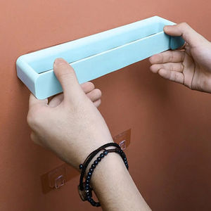 Étagère murale de salle de bain monobloc pour pantoufles, support à chaussures suspendu peu encombrant, sans perçage requis - Product Image 4