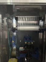 Machine de remplissage verticale ESKO en acier inoxydable pour sachets de liquides, machine de formage, remplissage et scellage pour l'emballage de liquides alimentaires et chimiques quotidiens