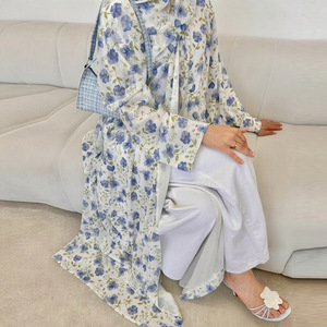 Abaya Aperta in Chiffon Floreale Stampato Premium, Hijab Estivo Traspirante e Leggero, <span class=keywords><strong>Abbigliamento</strong></span> <span class=keywords><strong>Islamico</strong></span> Turco per Donne, per Eid e Ramadan - Product Image 5