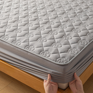 Sábanas protectoras de colchón de poliéster con diseño floral al por mayor, colcha y colcha impermeables para uso en hoteles y hogares - Product Image 2