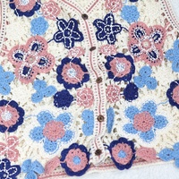 Gilet en tricot floral tendance avec mini-perles décoratives, vêtement d'extérieur sans manches à la mode