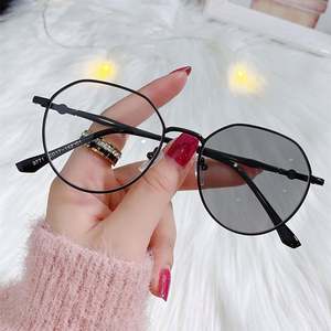 Gafas de Computadora con Lentes de Color Cambiante, Redondas, Anti Luz Azul, Fotocromáticas para Mujer, Moda 2024, Venta al Por Mayor - Product Image 1