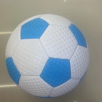 Ballons de football en PVC à motif grainé, cousus à la machine, fournis par l'usine, pour enfants et adultes ; utilisation pour les sports de football/basket ; traitement OEM