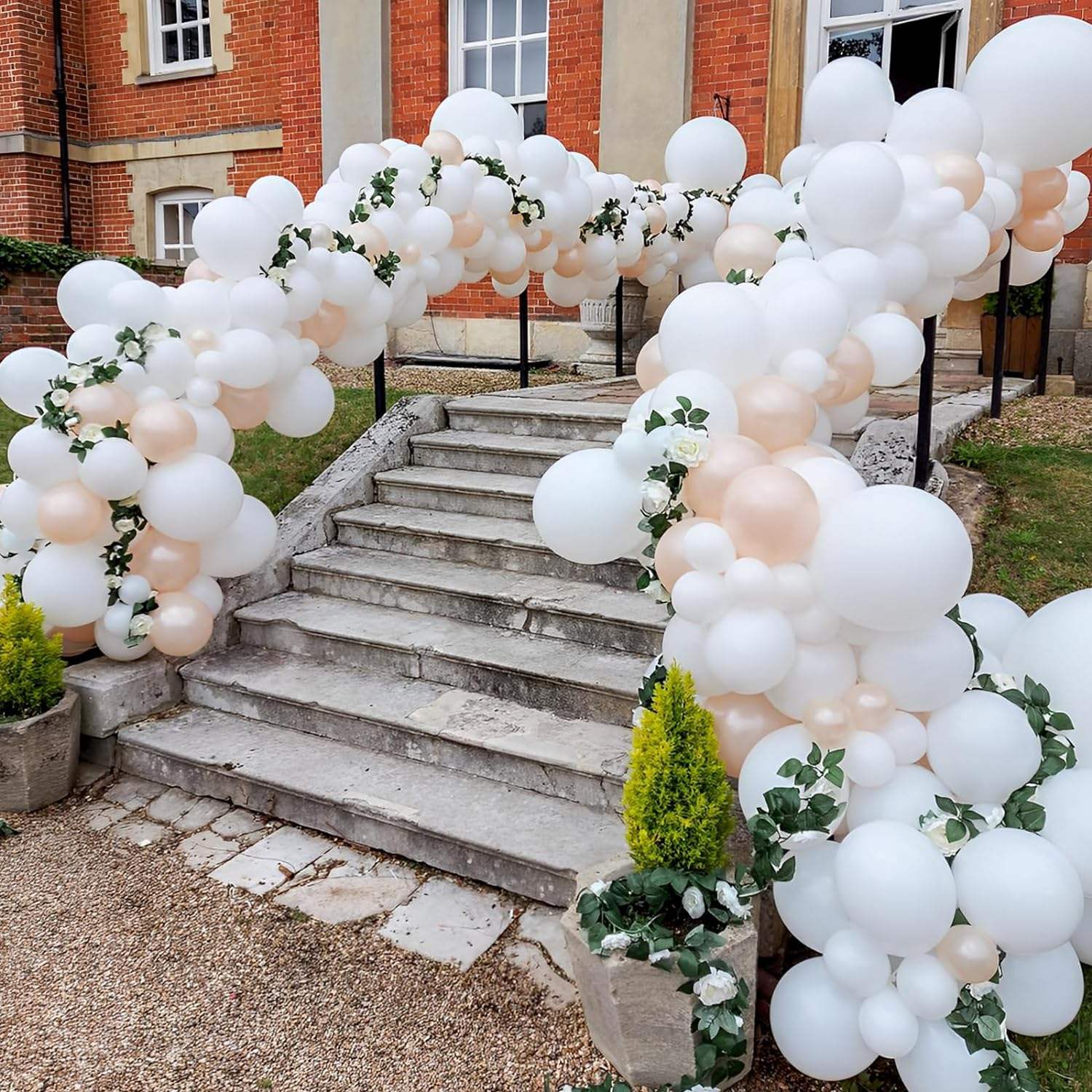 Wholesale Matte Latex Round Wedding Balloons in Different Sizes 5 10 12 18 Inch with Matte Finish for Decorative Use