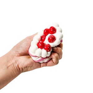 Nouveauté : Jouet à presser en forme de gâteau, design gâteau aux fraises, en PU, anti-stress, jouet compressible en forme de nourriture - Product Image 4