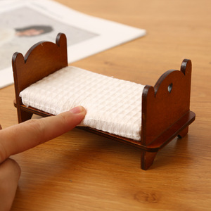 Bonne qualité haochang 1:12 maison de <span class=keywords><strong>poupée</strong></span> mini meubles décoration chambre scène simulation modèle noyer <span class=keywords><strong>vintage</strong></span> <span class=keywords><strong>lit</strong></span> simple - Product Image 3
