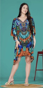 Robe longue caftan africain en viscose pour femme, coupe ample, style poncho kimono, aspect satiné soyeux, tenue bohème pour les vacances à la plage - Product Image 4