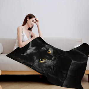 Manta de franela ligera supersuave con logotipo personalizado, manta para siesta - Product Image 2