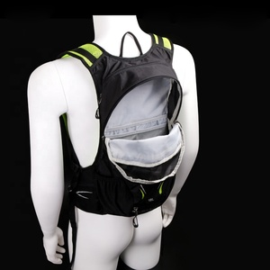 Mochila de Hidratación Impermeable para Bicicleta de Montaña con Cierre de Cremallera, Material de Nailon, Capacidad de 18L - Product Image 6