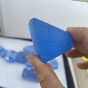 Pierre de grenat synthétique de couleur bleu topaïque, brute, cultivée en laboratoire, matière première pour la fabrication de bijoux - Product Image 3