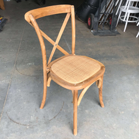 Chaise croisée en bois empilable