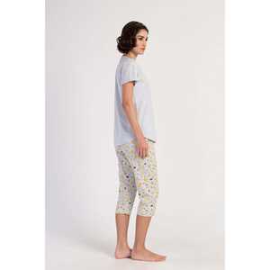 Pijama de mujer con cuello redondo y manga corta, estilo capri ovalado - Product Image 3