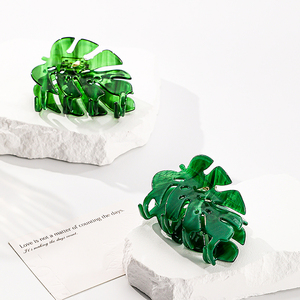 Jepit Rambut Akrilik Baru Desain Daun Berkualitas Tinggi Elegan Serbaguna Modis Segar Imut Model Gigitan Hiu Sederhana - Product Image 5