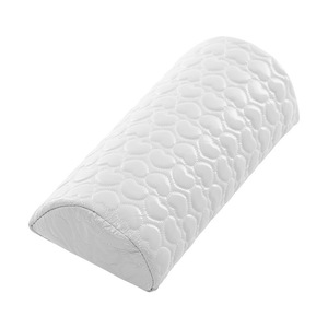 Almohada de Apoyo para Manos y Uñas de Lujo, Suave, de Cuero PU Rojo, Media Luna, para Manicura y Pedicura, Venta al por Mayor - Product Image 6