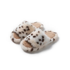 Pantoufles en daim doux haut de gamme, adaptées à une utilisation intérieure et extérieure, confort hivernal, pantoufles en fourrure pour femmes avec fonction antidérapante - Product Image 6