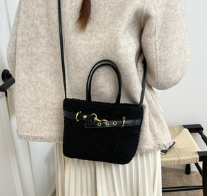 2026 Sonbahar Kış Peluş Kemerli Kadın Küçük Omuz Çantası Çapraz Askılı Çanta Retro Tote Çanta Kızlar İçin - Product Image 1
