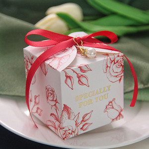 Yiwu 9*9*9cm faveurs emballage en gros inde vide dessert chocolat fantaisie bonbons boîtes en papier rouge pour souvenirs de mariage - Product Image 6