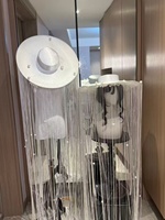 Chapeau de mariée de luxe à franges, chapeau de soleil en satin orné de perles avec voile à longues franges pour mariage et séance photo