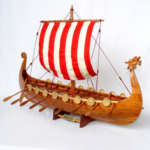 Modèle de bateau artisanal en bois d'acacia DRAKKAR VIKINGG - Cadeau d'affaires, style nautique, peint, 60x20x65cm, origine Vietnam - Product Image 1