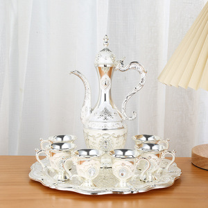 Service à <span class=keywords><strong>vin</strong></span> vintage russe en métal émaillé avec plateau pour cadeau de mariage et service de liqueurs à domicile - Product Image 4