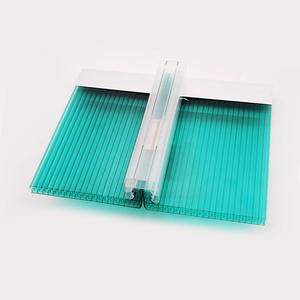 Tamaño personalizado Colorido U-lock <span class=keywords><strong>Policarbonato</strong></span> <span class=keywords><strong>alveolar</strong></span> hoja hueca impermeable UV proteger hoja para techos tragaluz - Product Image 3