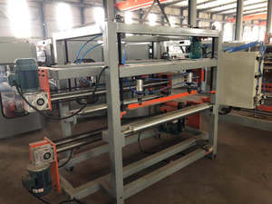 Machine à panneaux sandwich en <span class=keywords><strong>laine</strong></span> <span class=keywords><strong>de</strong></span> <span class=keywords><strong>verre</strong></span>, ligne <span class=keywords><strong>de</strong></span> production <span class=keywords><strong>de</strong></span> panneaux sandwich pour l'isolation des murs - Product Image 3