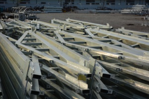 ระบบรั้วกั้นถนนแบบจุ่มสังกะสีร้อน รั้วกั้นความปลอดภัยบนทางหลวงเหล็ก รั้วกั้นแบบ W-Beam สำหรับโครงสร้างพื้นฐานการขนส่ง - Product Image 2