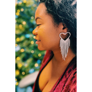 Orecchini a Cuore con Frange Luccicanti - Product Image 6