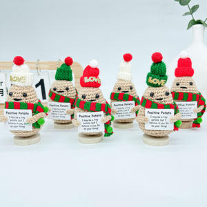 Diseño moderno tejido a mano TARJETA DE Navidad Doctor sombrero ornamento colorido patrón Vertical muñecas de patata <span class=keywords><strong>para</strong></span> decoración del hogar cuerda - Product Image 1