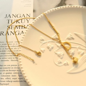 N664 moda cada collar de joyería de mujer 26 collar con colgante de letra inglesa 18K Luz de lujo encanto joyería regalos - Product Image 4