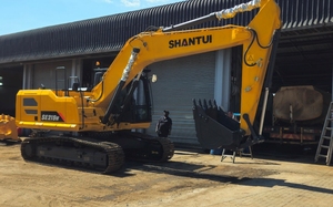 Excavadora de cadenas SHANTUI SE215W con motor Weichai de alta eficiencia, control PLC, bomba de motor y caja de cambios - 1 año de garantía - Product Image 6