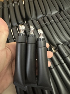 15 ml Black Squeeze Volumen máximo <span class=keywords><strong>de</strong></span> <span class=keywords><strong>labios</strong></span> Efecto fuerte Lip Plumper Lip Volumizer con etiqueta privada - Product Image 3