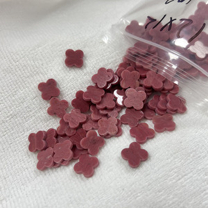 Pierres précieuses roses naturelles, quartz rose, taille plate, trèfle à quatre feuilles, pour la création de bijoux - Product Image 6