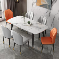 Chaise de salle à manger rembourrée moderne, chaise de salle à manger en cuir simple et luxueuse avec pieds en métal doré pour la maison, le restaurant, l'hôtel