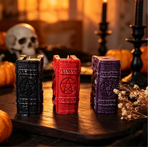 Vela Aromática de Cera de Soja con Forma de Grimoire Vintage, Hecha a Mano, Ecológica, Vela Misteriosa con Diseño de Libro Oculto para Halloween Gótico - Product Image 2