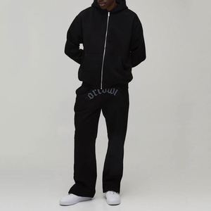 Sudadera con Capucha Negra con Estampado de Letras Góticas y Pantalones Deportivos Personalizados para Hombre, Conjunto de Dos Piezas - Product Image 4