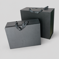 Boîte cadeau magnétique noire mate avec poignée en ruban pour l'électronique, carton gris, logo personnalisé, OEM, ODM, vente en gros d'usine