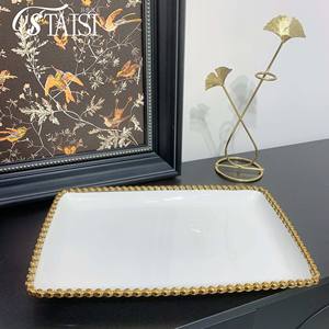 RP023-<span class=keywords><strong>14</strong></span> piring pesta pernikahan elegan dapat digunakan kembali <span class=keywords><strong>14</strong></span> inci piring makan keramik putih persegi panjang dengan pelek manik-manik emas - Product Image 2