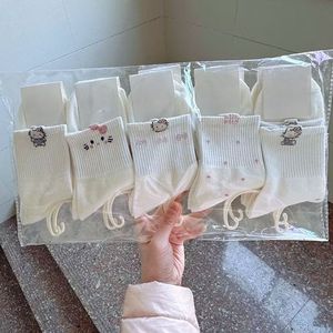 Chaussettes courtes pour femmes, respirantes, en polyester, motif nœud, décontractées, pour sports de plein air, taille jeune W3230 - Product Image 2