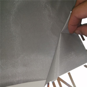 190T <span class=keywords><strong>polyester</strong></span> <span class=keywords><strong>taffetas</strong></span> tissu Réfléchissant impression numérique tissu pour robe - Product Image 4
