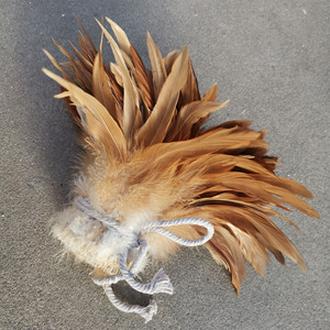 Tiras <span class=keywords><strong>de</strong></span> Plumas <span class=keywords><strong>de</strong></span> Gallo Rojas Naturales <span class=keywords><strong>de</strong></span> 6-8 cm, Venta al Por Mayor <span class=keywords><strong>de</strong></span> Fábrica, Ideales para Prendas <span class=keywords><strong>de</strong></span> Vestir, Ropa y Decoraciones Hechas a Mano Multicolores - Product Image 4
