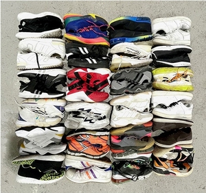 Venta de liquidación Venta caliente al por mayor Zapatos baratos Stock a granel Zapatillas de deporte mixtas para hombres y mujeres Envío aleatorio - Product Image 5