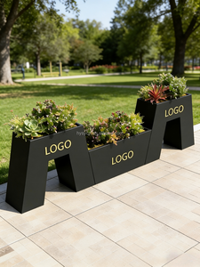 Maceta Moderna de Metal Negro, Maceta de Acero Inoxidable con Diseño de Logotipo Dorado para Exhibición de Flores y Plantas Verdes en Interiores - Product Image 3