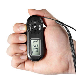 Radio FM Portátil con Sintonización Digital, Pantalla LCD, Mini, Tamaño de Bolsillo, Compatible con Auriculares, para Caminar y Correr, Alimentado por Batería, de Plástico - Product Image 1