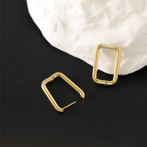 Joyería Minimalista de Moda, Aretes de Aro en Forma de U de Acero Inoxidable Chapados en Oro de 18K - Product Image 6