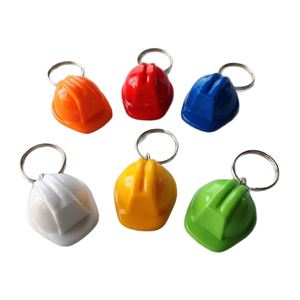 Porte-clés en plastique personnalisé en forme de mini-casque de sécurité IStapromo Gifts Wholesale, porte-clés créatifs en forme de casque de sécurité avec logo - Product Image 6