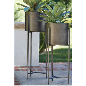 Maceta decorativa de la mejor calidad para el hogar y el jardín, juego de dos macetas de jardín con acabado dorado, uso de centro comercial - Product Image 3