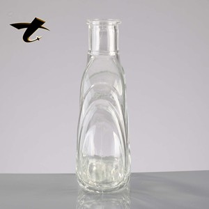 Botella de Whisky de Vidrio Súper Flint en Forma de <span class=keywords><strong>Corazón</strong></span>, Color <span class=keywords><strong>Blanco</strong></span> Cristal, 750 ml, con Tapón de Corcho para Almacenamiento de Licores - Product Image 4