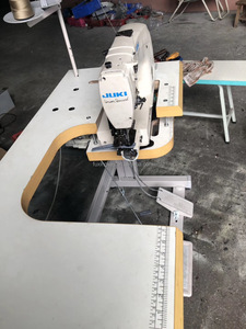 JUKIs Union Special 63900 M Jeans Interlock Machine <span class=keywords><strong>Dobladillo</strong></span> inferior Máquina de <span class=keywords><strong>coser</strong></span> industrial para ropa de material pesado - Product Image 4