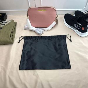 Sacs à poussière en satin noir de haute qualité avec logo personnalisé, sacs en satin de soie à cordon pour perruques, emballages pour vêtements et chapeaux, pour promotions - Product Image 5